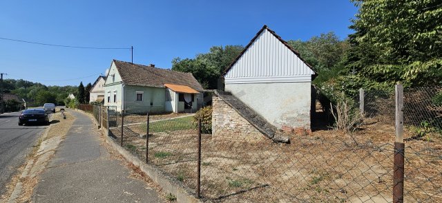 Eladó családi ház, Heresznyén 12 M Ft, 1 szobás