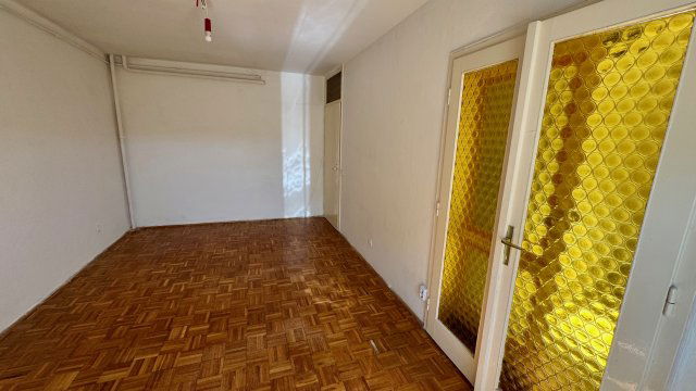 Eladó panellakás, Székesfehérvárott, Szedres dűlőn 34.5 M Ft