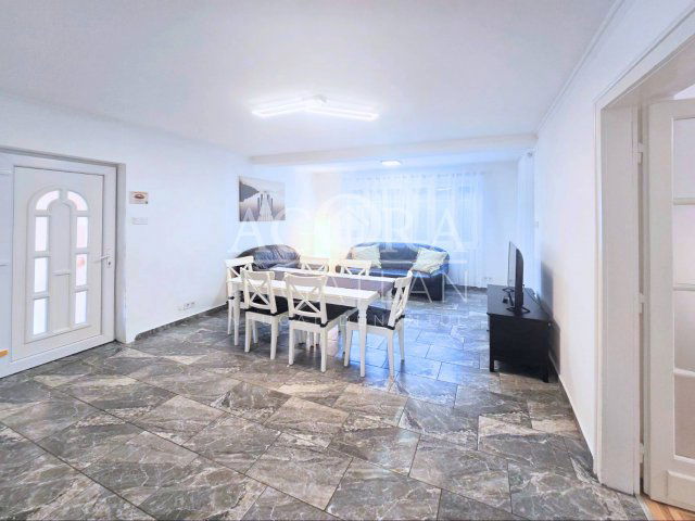 Eladó családi ház, Balatonbogláron 119.9 M Ft, 6 szobás