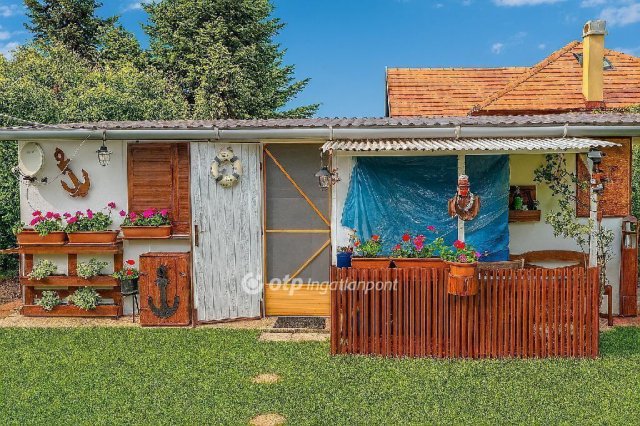 Eladó családi ház, Kiskunlacházán 21.5 M Ft, 1 szobás