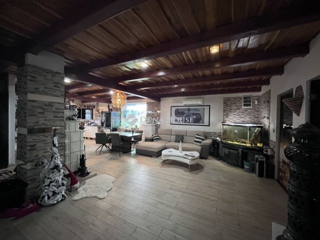 Eladó nyaraló, Kiskörén 130 M Ft, 5 szobás