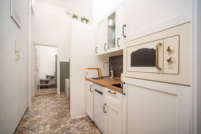 Kiadó téglalakás, albérlet, I. kerületben, Attila úton