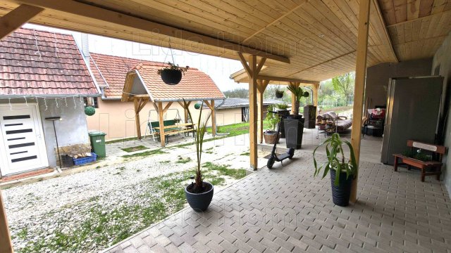 Eladó családi ház, Kapolyon 43.5 M Ft, 4+1 szobás
