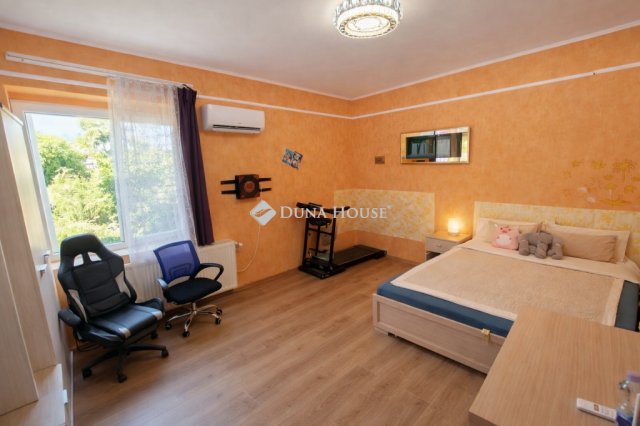 Eladó családi ház, Kecskeméten 34.49 M Ft, 5 szobás