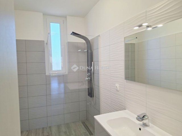 Eladó téglalakás, Budapesten, XVIII. kerületben 85.99 M Ft