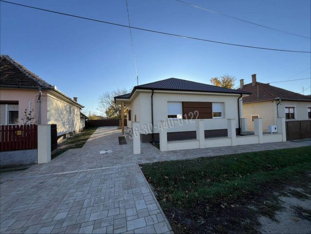 Eladó családi ház, Hajdúszoboszlón 105 M Ft, 4 szobás