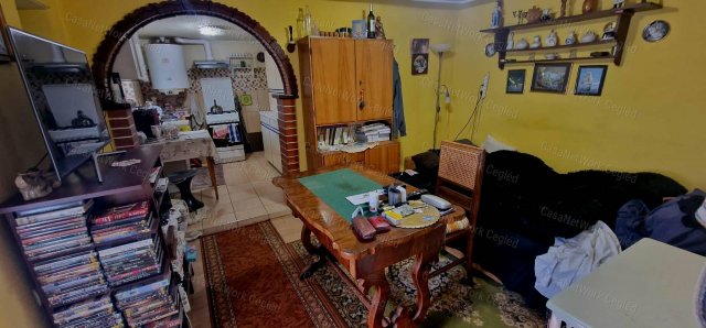Eladó családi ház, Cegléden 20 M Ft, 2 szobás