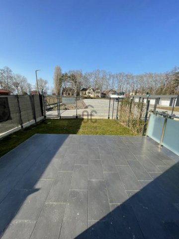 Eladó téglalakás, Balatonföldváron 95 M Ft, 2 szobás