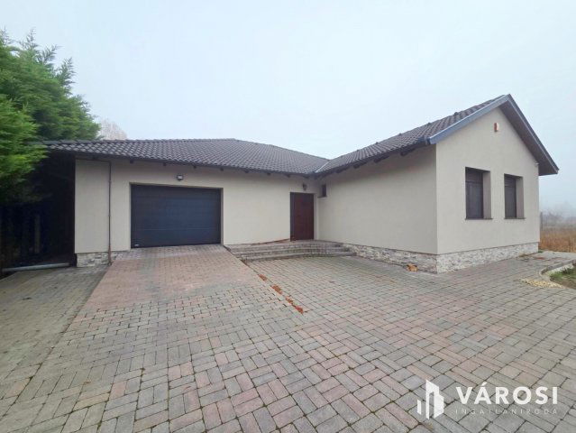 Eladó családi ház, Ráckevén 129.9 M Ft, 5 szobás