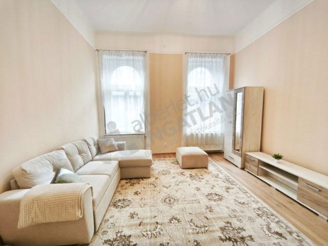 Kiadó téglalakás, albérlet, Budapesten, V. kerületben, 1 szobás