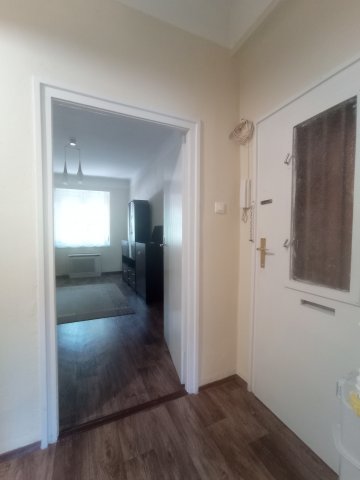 Kiadó téglalakás, albérlet, Szolnokon 150 E Ft / hó, 2 szobás