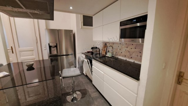 Kiadó téglalakás, albérlet, V. kerületben, Mérleg utcában