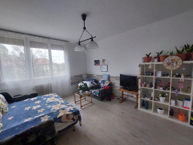Eladó téglalakás, Esztergomban, Béke téren 35.5 M Ft, 1 szobás