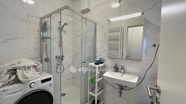 Eladó téglalakás, Budapesten, III. kerületben 99 M Ft, 2 szobás