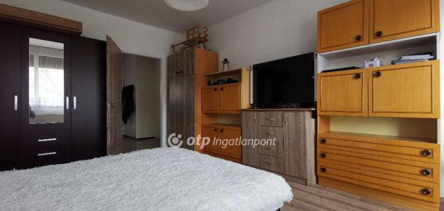 Eladó téglalakás, Tapolcán 33.3 M Ft, 1+1 szobás