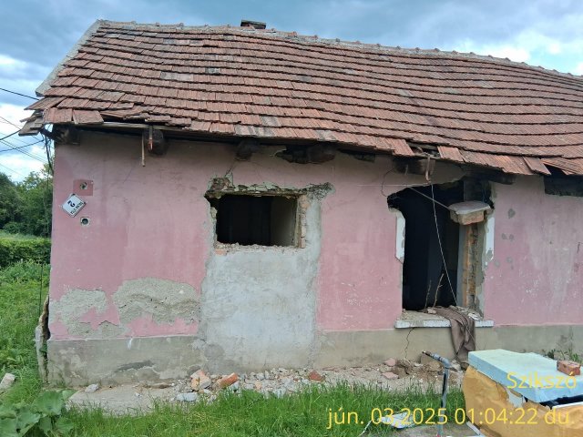 Eladó családi ház, Szikszón 0.65 M Ft, 1+1 szobás