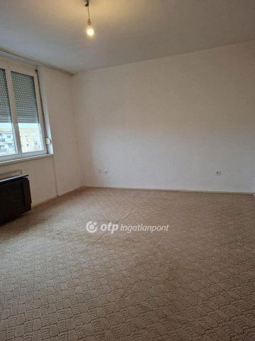 Eladó panellakás, Hajdúböszörményen 39.9 M Ft, 2 szobás