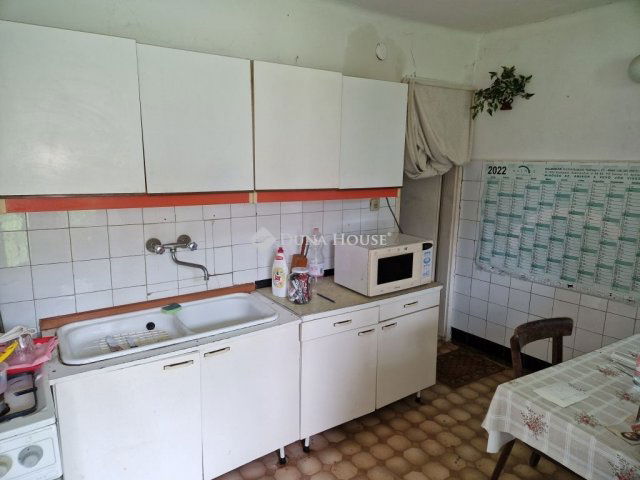 Eladó családi ház, Bényén 25 M Ft, 3 szobás