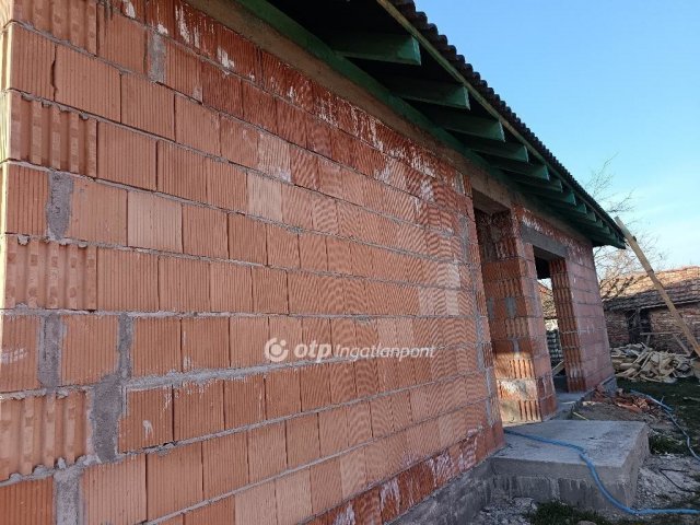 Eladó családi ház, Berettyóújfaluban 57.7 M Ft, 3+1 szobás