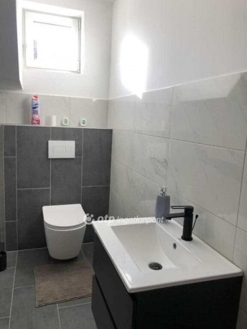 Eladó családi ház, Téten 89 M Ft, 5 szobás