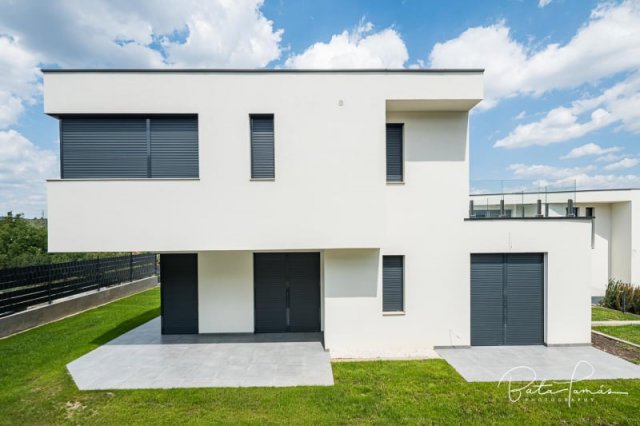 Eladó családi ház, Budapesten, III. kerületben 424.9 M Ft