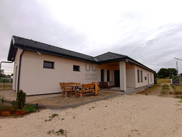 Eladó családi ház, Inárcson 149 M Ft, 5 szobás