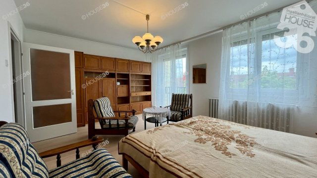 Kiadó panellakás, albérlet, Kecskeméten 160 E Ft / hó, 3 szobás