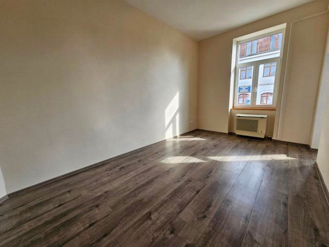 Kiadó téglalakás, albérlet, Kaposváron, Baross Gábor utcában