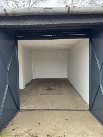 Eladó garázs, Debrecenben, Boka Károly utcában 8.2 M Ft