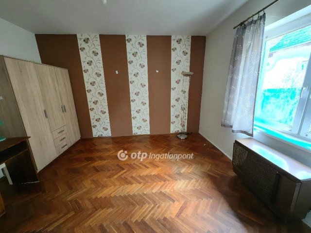Eladó családi ház, Túrkevén 23.99 M Ft, 1+2 szobás
