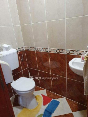 Eladó családi ház, Hosszúpályin 129 M Ft, 4+1 szobás