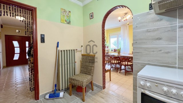 Eladó családi ház, Csengődön 64.9 M Ft, 4 szobás