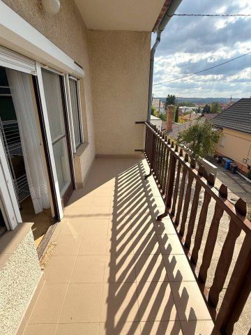 Eladó ikerház, Pécsett 68.9 M Ft, 5 szobás