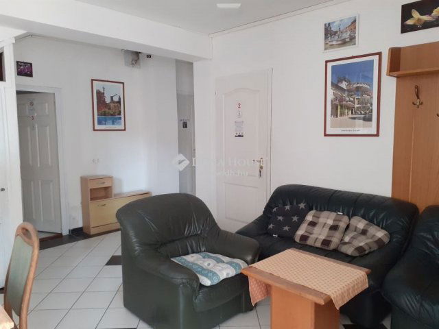 Eladó nyaraló, Fonyódon 512 M Ft, 11 szobás