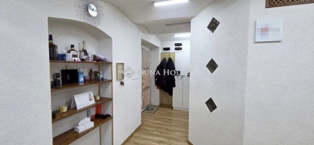 Eladó téglalakás, Kecskeméten 111.9 M Ft, 3 szobás