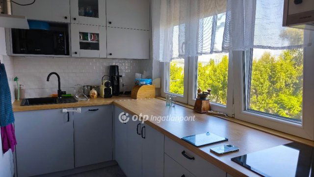 Eladó panellakás, Budapesten, III. kerületben 81.5 M Ft, 3 szobás