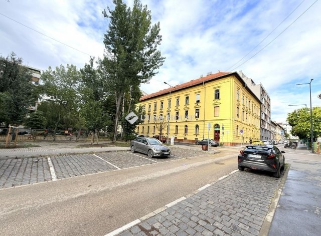 Eladó téglalakás, Budapesten, VIII. kerületben 45 M Ft, 1 szobás