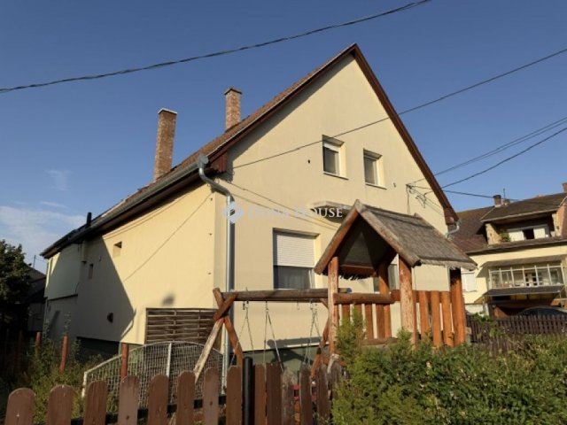 Eladó családi ház, Üllőn 145 M Ft, 5 szobás