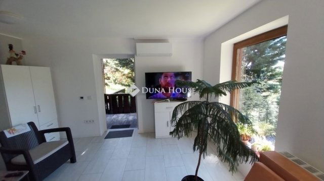 Eladó családi ház, Szentendrén 195 M Ft, 7 szobás