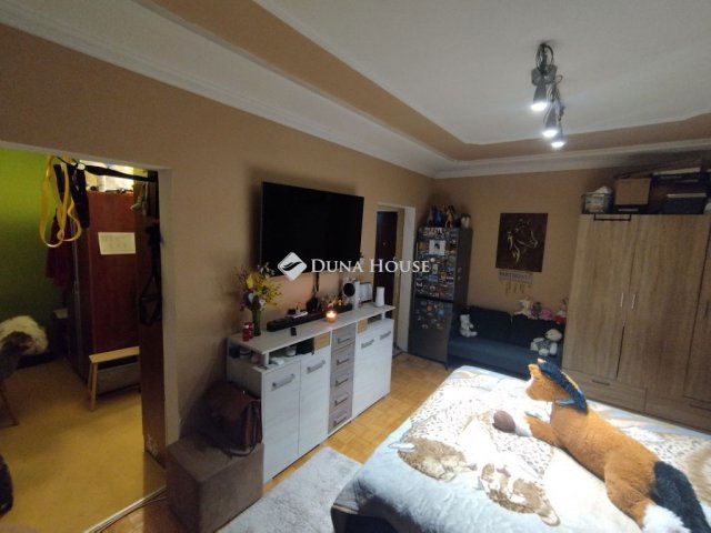 Eladó panellakás, Tatabányán 32.9 M Ft, 2 szobás