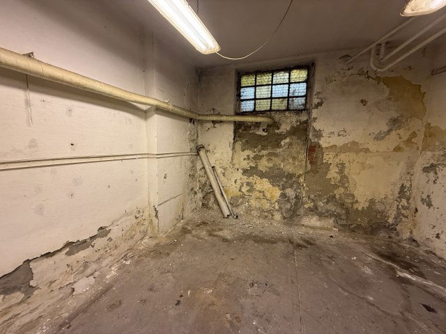 Eladó üzlethelyiség, Budapesten, XIII. kerületben, Pozsonyi úton