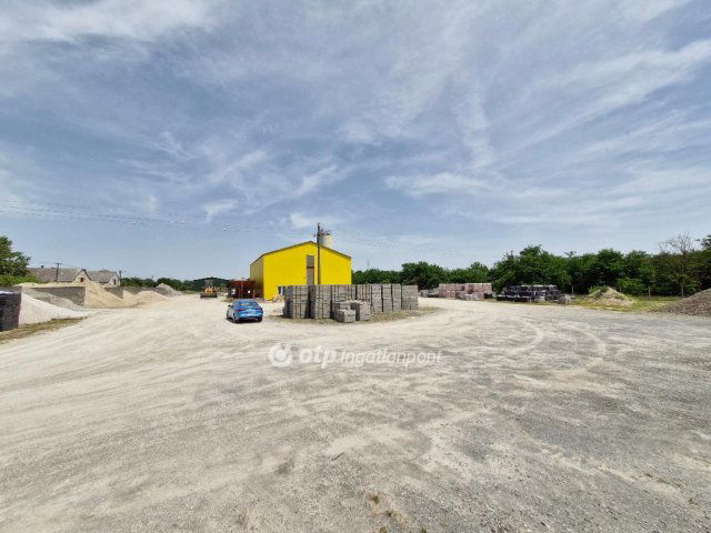 Eladó ipari ingatlan, Tolnán 81.9 M Ft / költözzbe.hu