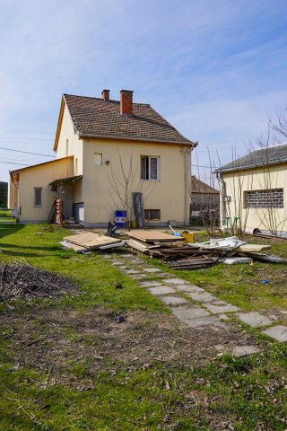 Eladó családi ház, Szigetszentmiklóson 87.6 M Ft, 3 szobás