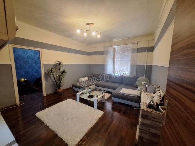 Eladó téglalakás, Dunaújvárosban 33.5 M Ft, 2 szobás