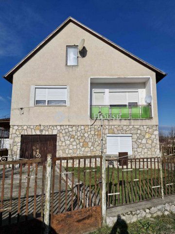 Eladó családi ház, Kisbéren 55 M Ft, 5 szobás