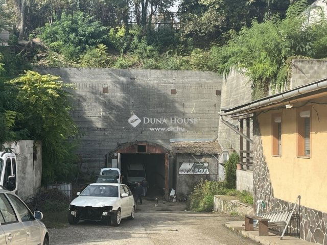 Eladó ipari ingatlan, Budapesten, XXII. kerületben 199.999 M Ft