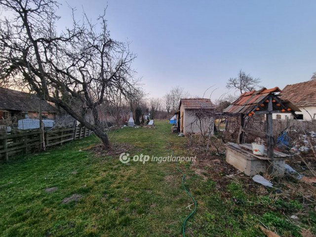 Eladó családi ház, Vámoscsaládon 17 M Ft, 1+2 szobás