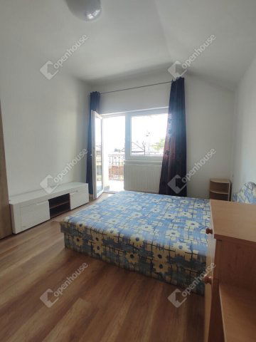 Eladó családi ház, Komáromban 95 M Ft, 5 szobás