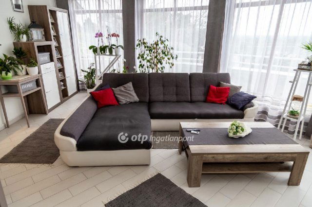 Eladó családi ház, Báron 95 M Ft, 4+1 szobás