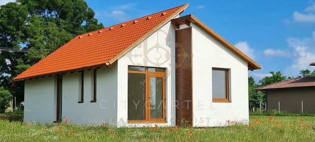 Eladó családi ház, Balatonszárszón 56.5 M Ft, 3 szobás